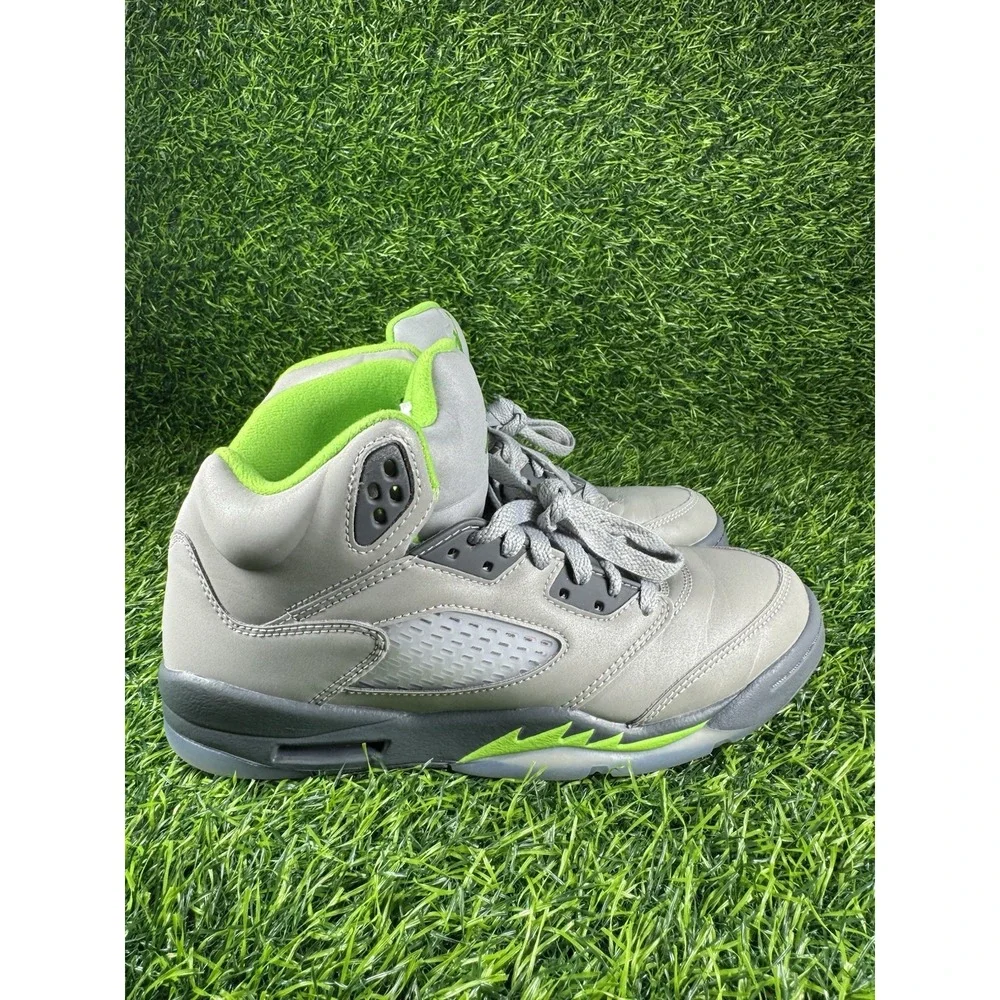 Air Jordan 5 Retro GS Size 7Y / Womens Sz 8.5 Green Bean Silver Grey DQ3734-003